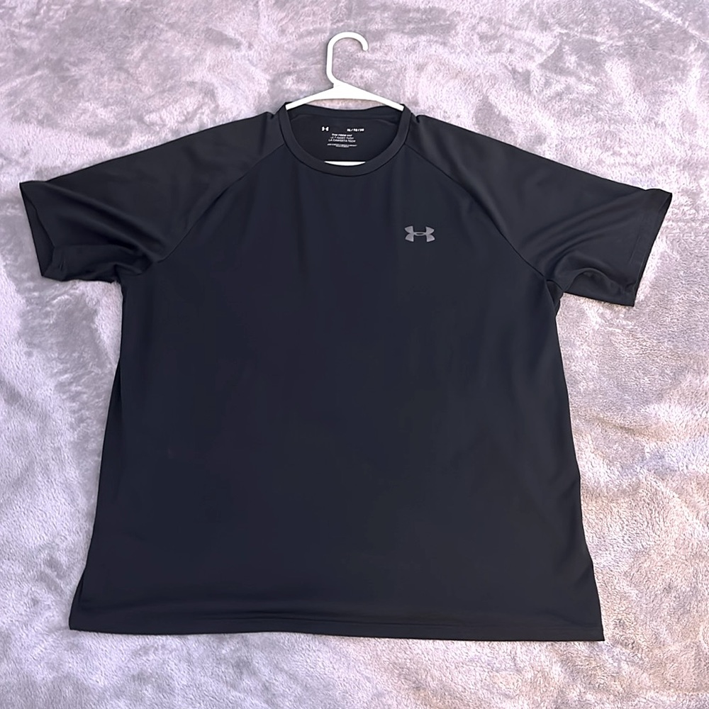 XL Black Underarmor activewear, gym, sports, Underarmor, Black.